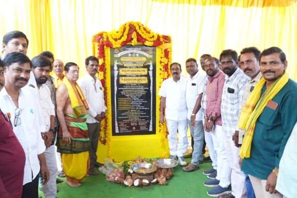 నన్ను నమ్మి అభివృద్ధిని చూసి నావెంట నడవండి                                                              - ఎమ్మెల్యే కావ్య కృష్ణారెడ్డి