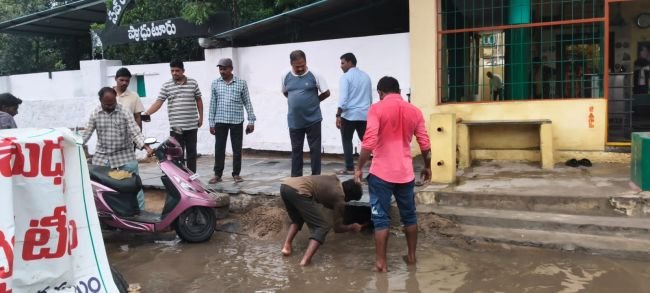 డ్రైనేజీ ఆక్రమణల తొలగింపునకు మున్సిపల్ చర్యలు  