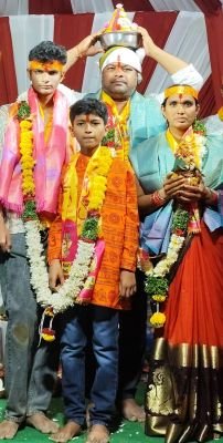 లడ్డూ వేలంలో పాల్గొన్న యాదవ సంఘం నాయకులు