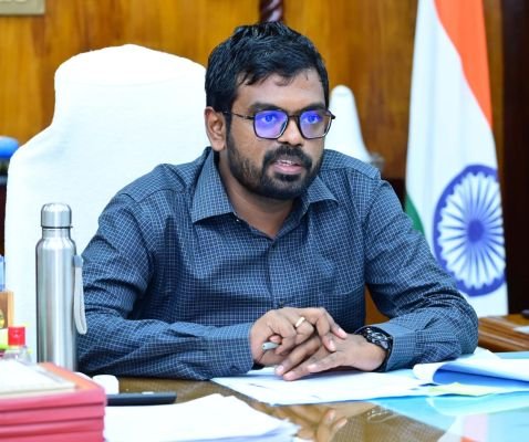 భారీ వర్షాల నేపథ్యంలో కృష్ణా జిల్లాలో 24 గంటల కంట్రోల్ రూమ్ ఏర్పాటు