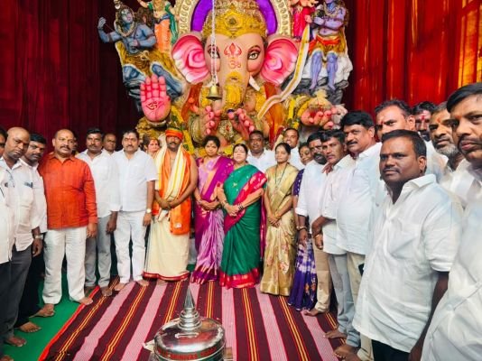 గణపతి నవరాత్రి ఉత్సవాల్లో అన్నదానం