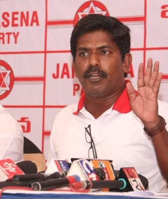 విశాఖ నుంచి జనసేన మేయర్ ను కానుకగా పవన్ కళ్యాణ్ కు అందిద్దాం