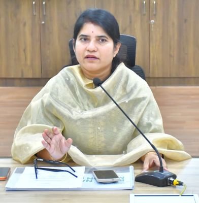 బయోచార్‌తో భూసార పరిరక్షణకు ప్రాధాన్యత -జిల్లా కలెక్టర్ రాజకుమారి గణియా