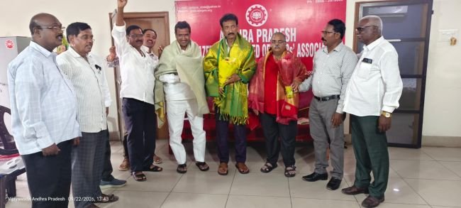 పెండింగ్ సమస్యల పరిష్కారానికి కృషి చేస్తా అలపర్తి విద్యాసాగర్