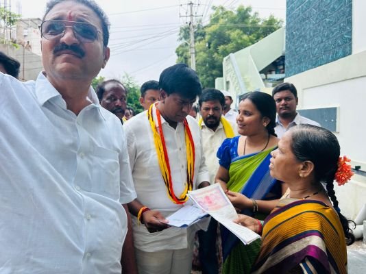 ముగతిపేటలో ఎమ్మెల్యే పర్యటన 
