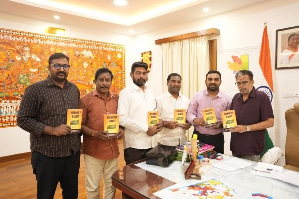 మెమరీ గైడ్’ పుస్తకాన్ని ప్రశంసించిన పుదుచ్చేరి లెఫ్టినెంట్ గవర్నర్