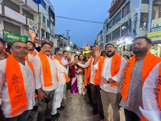 ఘనంగా గణనాధుల నిమజ్జనం వేడుకలు