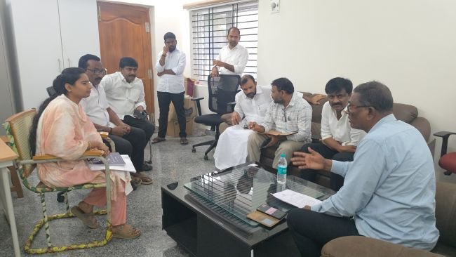 పేదల ఇళ్లకు పూర్తి హక్కులు కల్పించడమే ప్రభుత్వ లక్ష్యం పులివెందుల టిడిపి ఇన్చార్జ్ బీటెక్ రవి