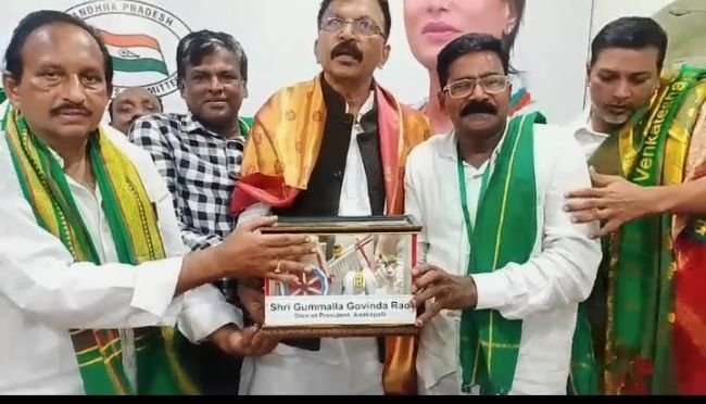కాంగ్రెస్ శ్రేణులకు దిశా నిర్దేశం చేసిన రాష్ట్ర వ్యవహారాల ఇంచార్జ్ పీ.వీ.మోహన్