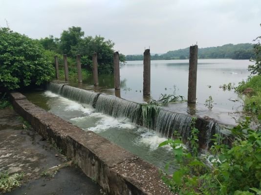మత్తడి దుంకిన గోలపు లోద్ది  చెరువు