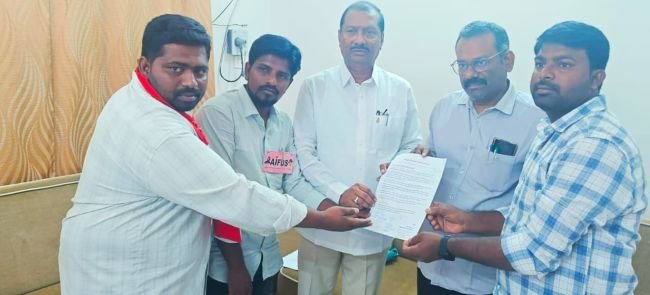 బాలల హక్కుల పరిరక్షణకు విద్యార్థి సంఘాల వినతిపత్రం*