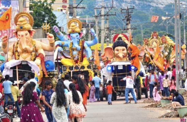 శోభాయమానంగా గణేష్ నిమజ్జన శోభాయాత్ర