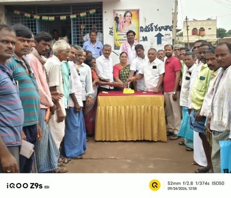 మాడ్గులలో ఘనంగా cm సతీమణి జన్మదిన వేడుకలు