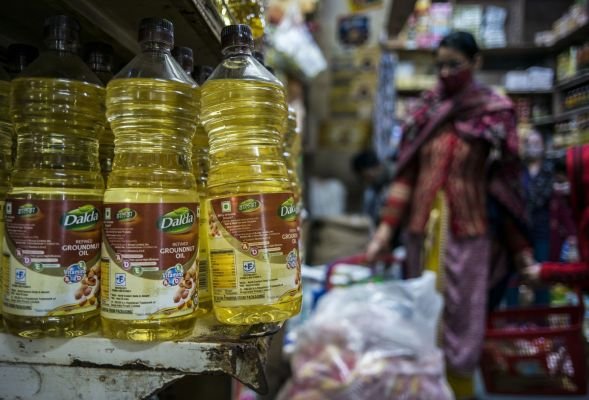 వంటనూనెల దిగుమతి సుంకం తగ్గించిన కేంద్రం