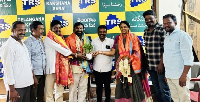 తెలంగాణ రక్షణ సేన జిల్లా అధ్యక్షుడు గుంజపడుగు హరిప్రసాద్‌కు ఘన సన్మానం.