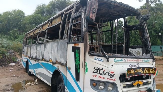 ట్రావెల్ బస్సులో అగ్ని ప్రమాదం