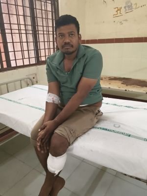ఎర్రచందనం మోస్ట్ వాంటెడ్ స్మగ్లర్ జాకీర్ కు  రిమ్స్ లో చికిత్స