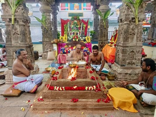 దేవుని కడపలో పవిత్రోత్సవాలు ప్రారంభం 