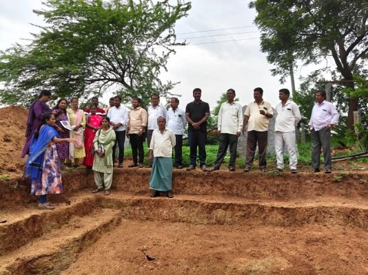 పంతంగిలో జడ్పీ సీఈవో శోభారాణి పర్యటన