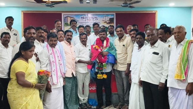 అడ్వకేట్ నెరమెట్ల ఎల్లన్నకు ఘన సత్కారం