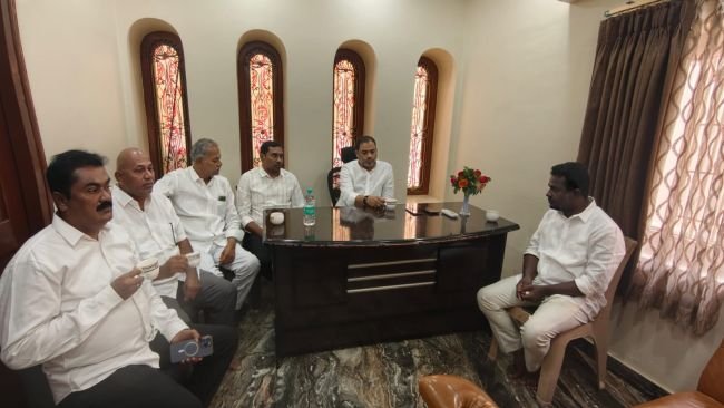 కదిరి వైఎస్సార్‌సీపీ లీగల్ టీమ్‌తో సమన్వయకర్త బియస్. మక్బుల్ సమావేశం