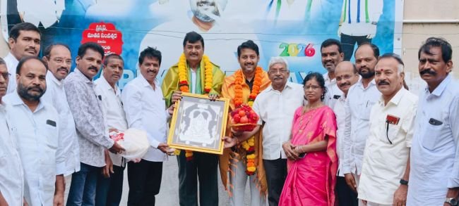 ధర్మాన కృష్ణదాస్‌తో నరసన్నపేట ప్రజాప్రతినిధుల ఆత్మీయ భేటీ