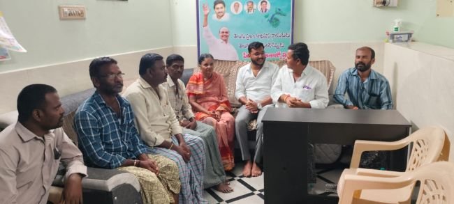 వైసిపిని బలోపేతం చెయ్యండి.. ఎర్రకోట 