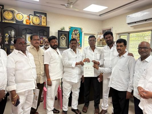 నిరుపేదలకు అండగా ముఖ్యమంత్రి సహాయనిది ఎమ్మెల్యే 