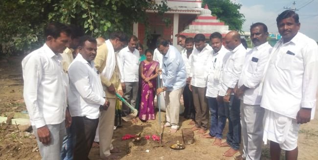 ప్రహరి గోడ నిర్మాణానికి భూమి పూజ..