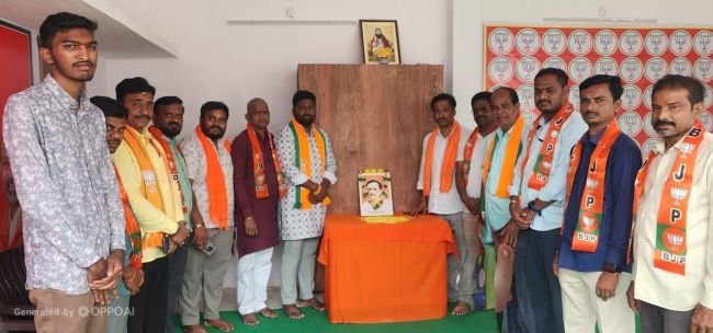 దీన్‌దయాళ్‌ ఆశయాలే స్ఫూర్తి
