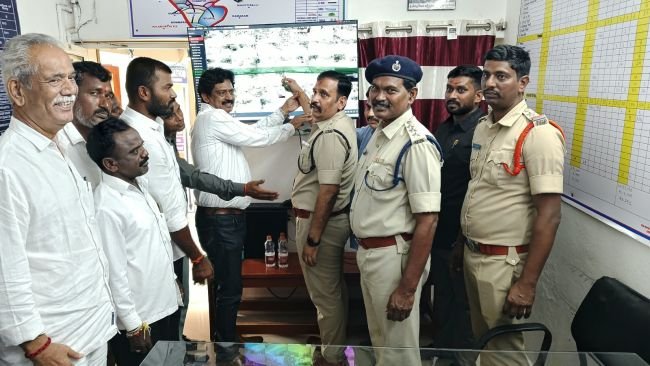 నేరాల నియంత్రణకు సీసీ కెమెరాలు దోహదం