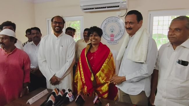 అనకాపల్లిలో ఘనంగా జిల్లా పరిషత్ కార్యాలయం ప్రారంభం.