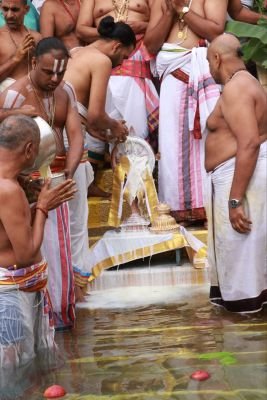 తిరుమలలో అనంత పద్మనాభస్వామి వ్రతం  సందర్భంగా చక్రస్నానం  