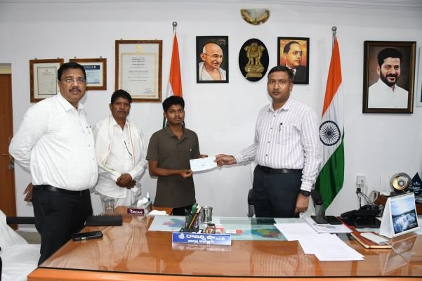 విద్యకు కలెక్టర్‌ భరోసా