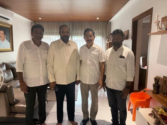 మంత్రి శ్రీధర్‌బాబు, ఎంపీ వేం నరేందర్‌రెడ్డిని కలిసిన మార్కెట్ కమిటీ చైర్మన్ ఆకుల నరసన్న