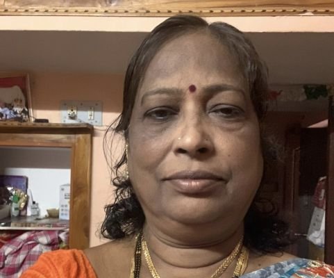 ఉరి వేసుకుని మహిళ ఆత్మహత్య