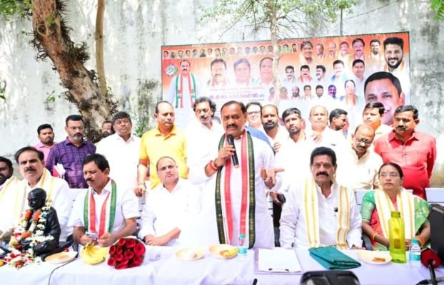 నూతన గ్రంథాలయ భవనానికి భూమిపూజ.. మహేష్ కుమార్ గౌడ్.. 