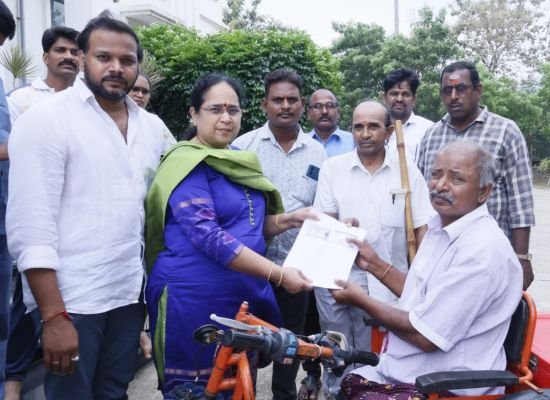 ప్రజా సమస్యలపై లోకం మాధవి దృష్టి