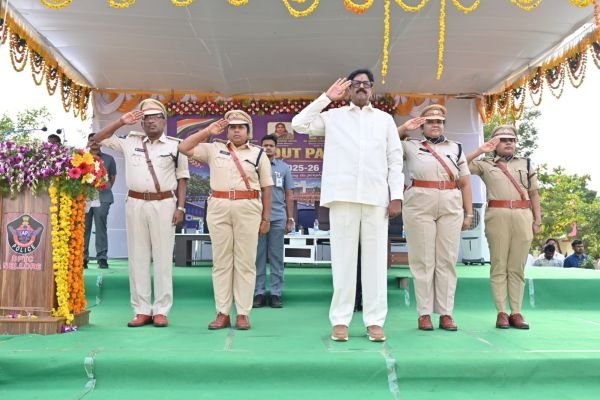 వెంకటాచలం మండలం చెముడుగుంటలోని జిల్లా పోలీస్ శిక్షణ కేంద్రం లో   పాసింగ్ అవుట్ పరేడ్