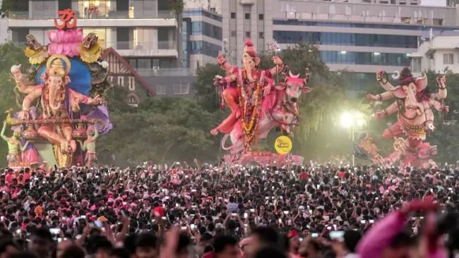 ముంబైలో వైభవంగా గణేశ్ విసర్జన వేడుకలు
