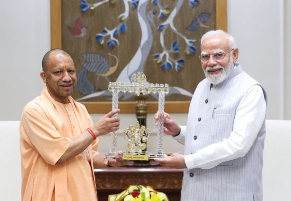 న్యూఢిల్లీలో ప్రధాని మోదీతో భేటీ అయిన యూపీ సీఎం యోగి ఆదిత్యనాథ్