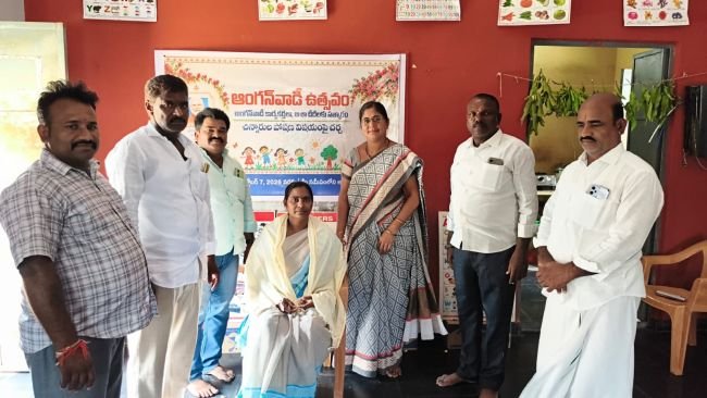 బయనపల్లిలో ఘనంగా అంగన్‌వాడీ ఉత్సవం