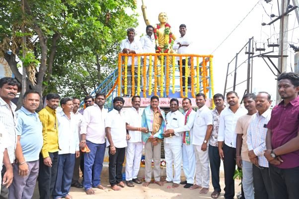ఐలమ్మకు నివాళి.. రావుల స్వామికి సన్మానం