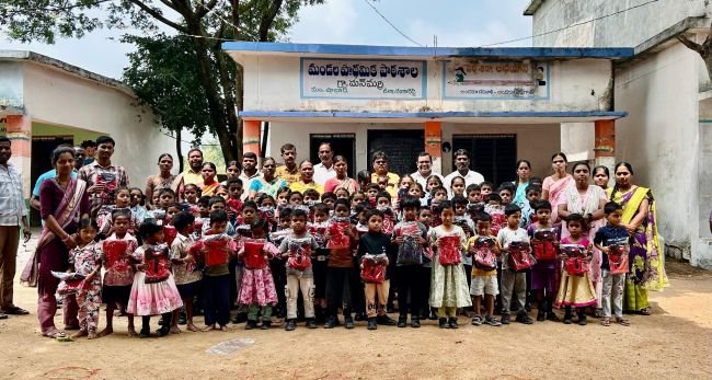 సర్కారు బడి పిల్లలకు సాయం