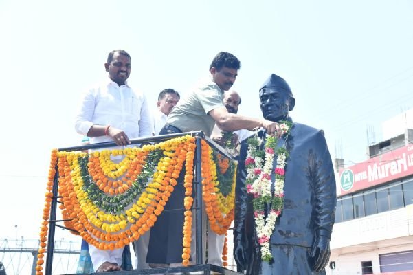 కొండా లక్ష్మణ్ బాపూజీ సేవలు చిరస్మరణీయం