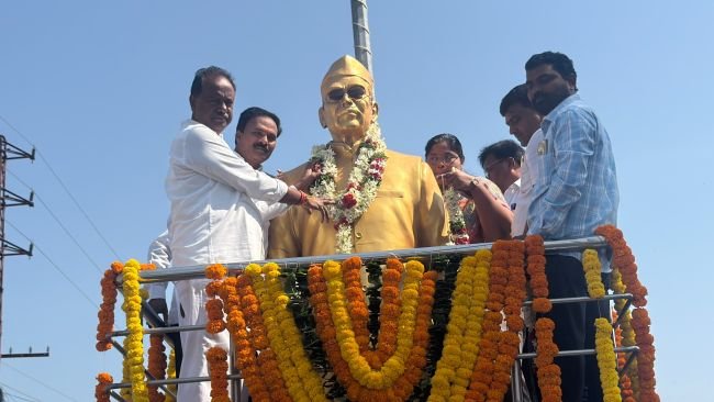 కొండా లక్ష్మణ్ బాపూజీ ఆశయాలను కొనసాగించాలి