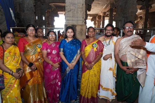 అహోబిలేసుని దర్శించుకున్న ఎమ్మెల్యే భూమా అఖిలప్రియ