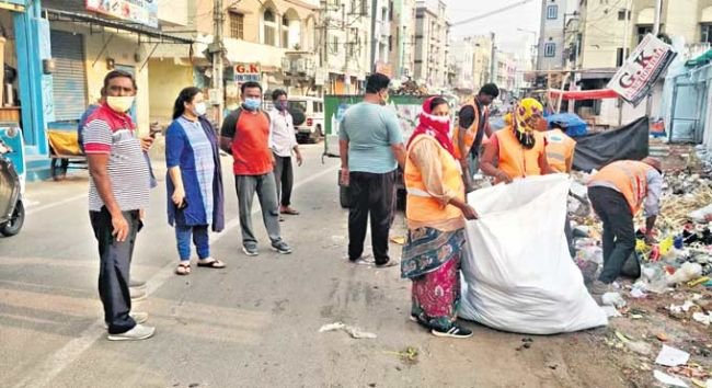 నిమజ్జనాల తర్వాత హైదరాబాద్‌లో ముమ్మర పారిశుద్ధ్య డ్రైవ్