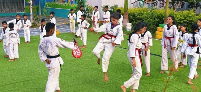 యువ మార్షల్ ఆర్ట్స్ అకాడమీ ఆధ్వర్యంలో తోక్క్వాండో కలర్ బెల్ట్ టెస్ట్