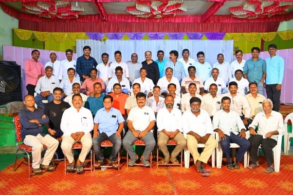 పూర్వ విద్యార్థుల సమ్మేళనం-మూడు దశాబ్దాల తర్వాత మిత్రుల కలయిక